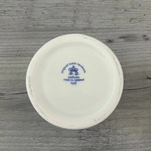 Delft Polychrome Hand painted Trinket Box - Picture 6 of 6